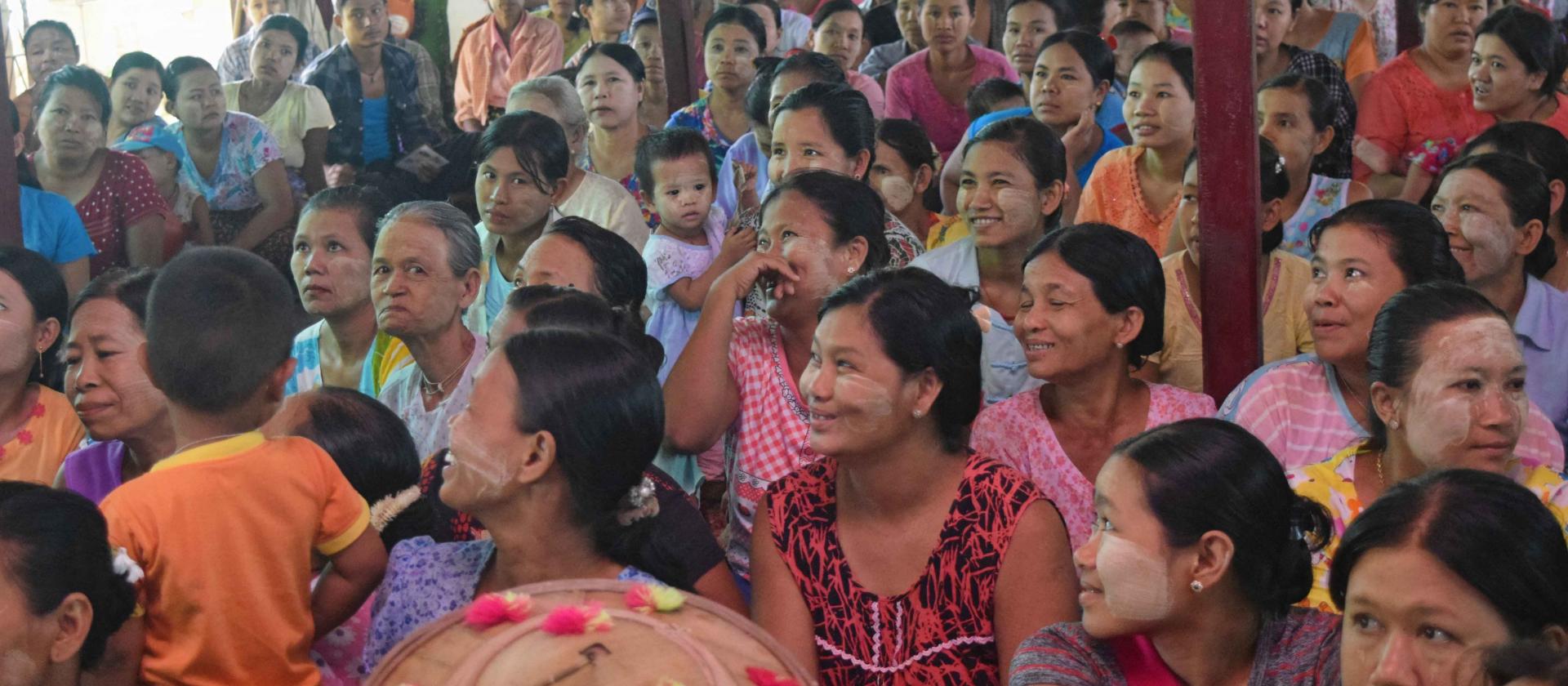 Villagers queue to receive the long-lasting insecticidal bed nets distributed free of charge with Global Fund support, Pazunmyaung village, Nyaung Lay Pin Township. Photo: UNOPS Villagers queue to receive the long-lasting insecticidal bed nets distributed free of charge with Global Fund support, Pazunmyaung village, Nyaung Lay Pin Township. Photo: UNOPS