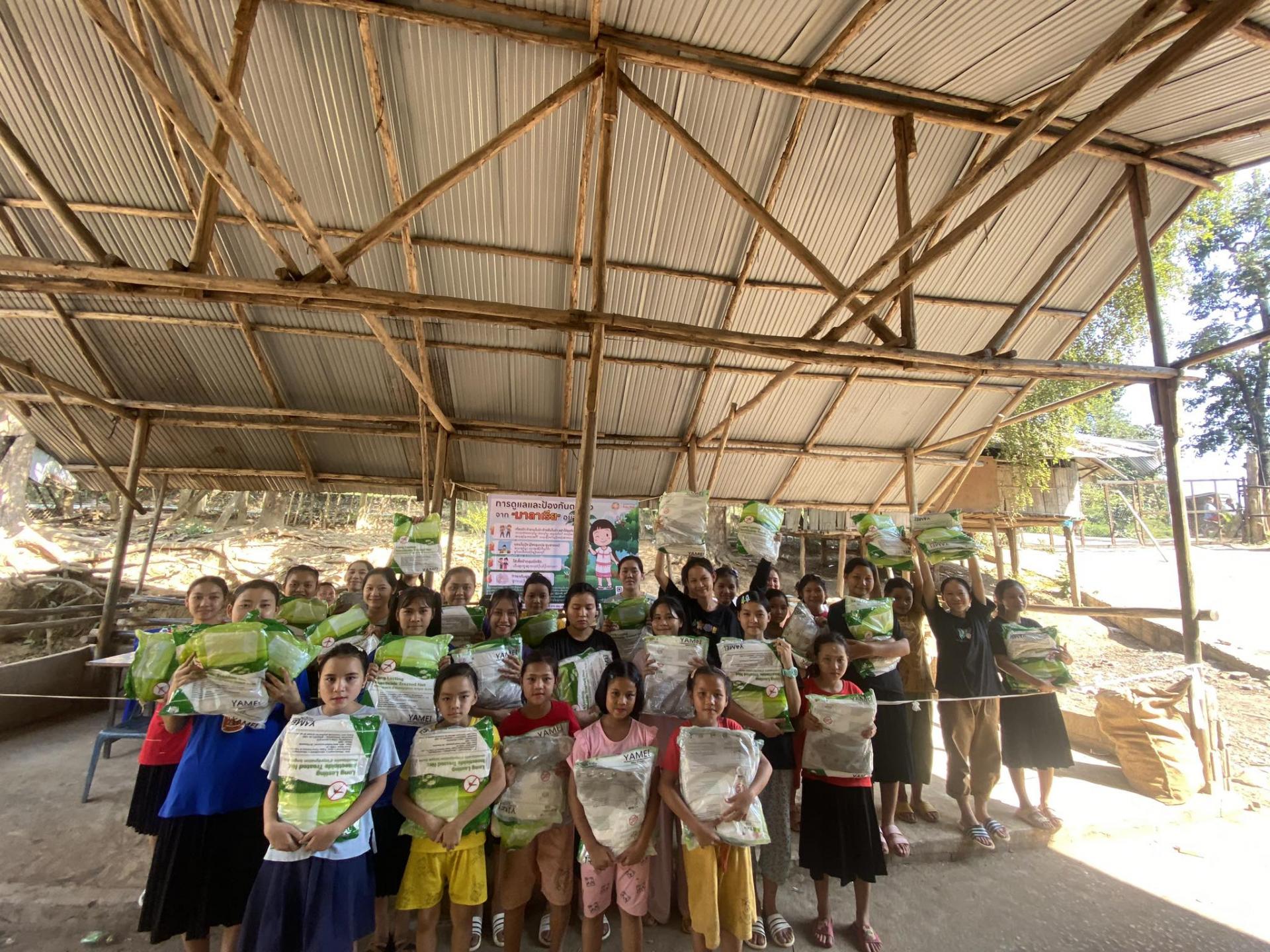 Mass LLINs distribution at Mae La camp in Tak Province. Photo: IRC Mass LLINs distribution at Mae La camp in Tak Province. Photo: IRC