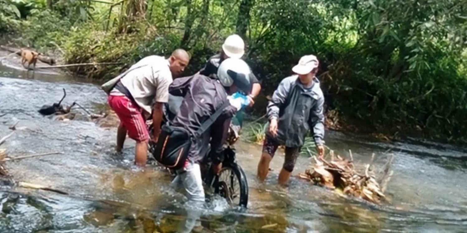 The team from Medical Action Myanmar on a mission to hard-to-reach villages in Yebyu Township. The team from Medical Action Myanmar on a mission to hard-to-reach villages in Yebyu Township.