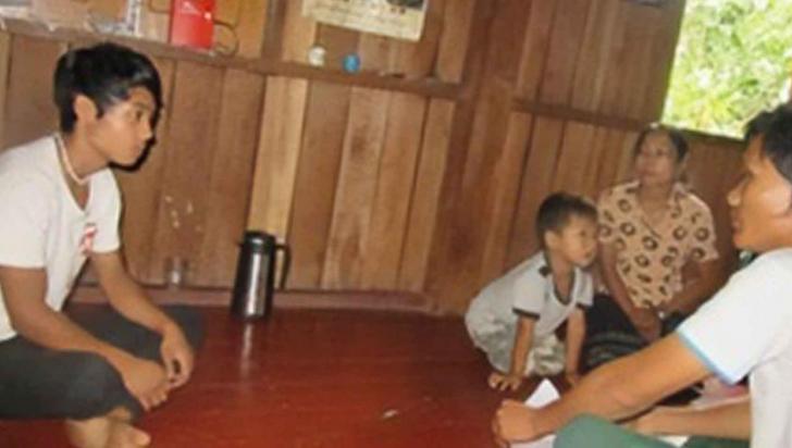 During a MAM team monitoring home visit at Ywar Thel Dho village, Hpasawng. Photo: MAM
