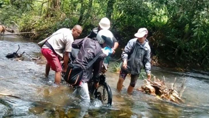 The team from Medical Action Myanmar on a mission to hard-to-reach villages in Yebyu Township. 